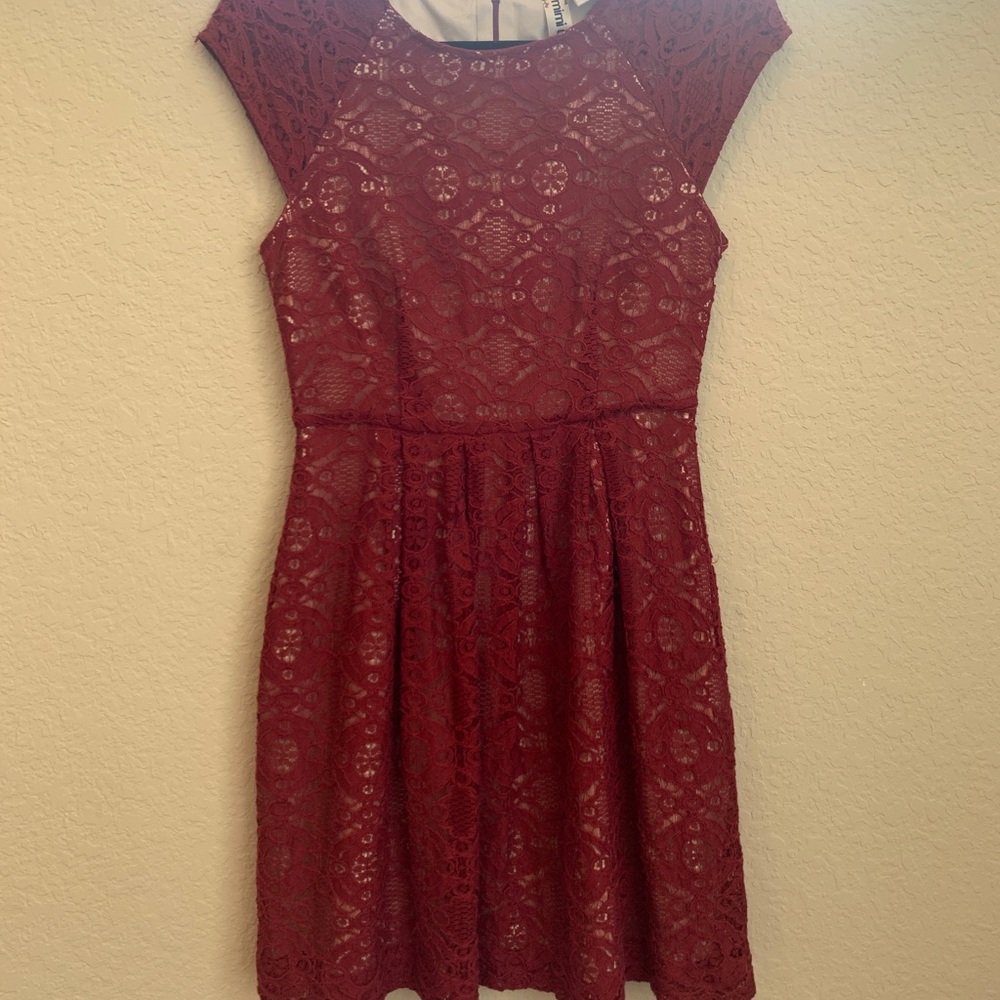 Dress. Lace with underlay.